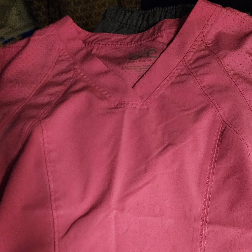 Scrub set